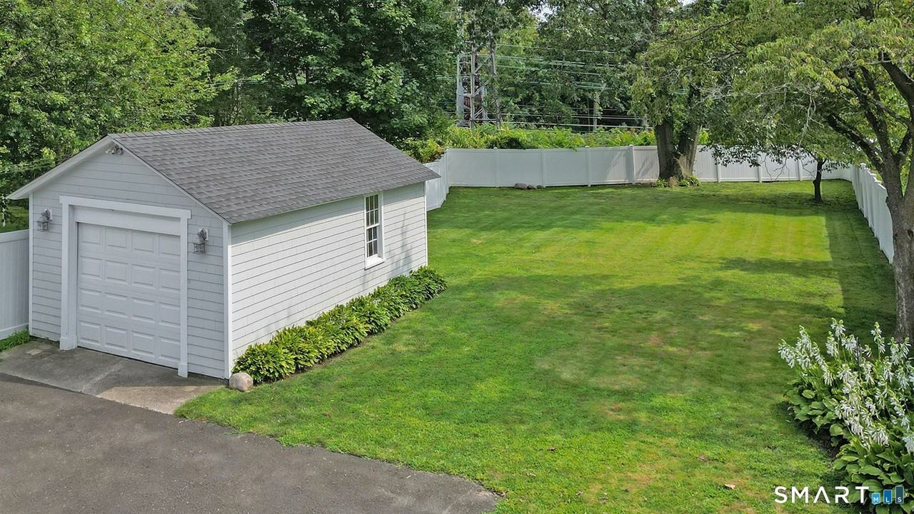 223 West Ave - Photo 3 of 37