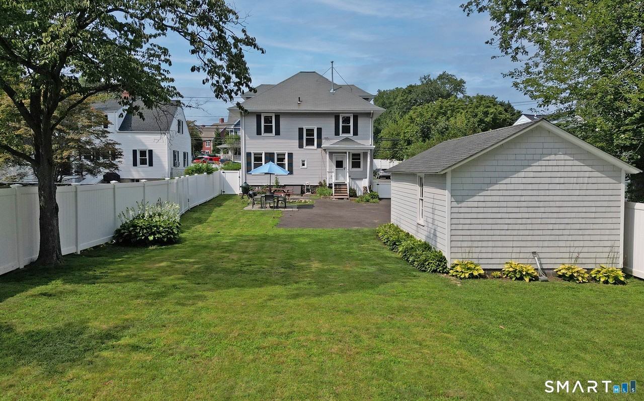 223 West Ave - Photo 4 of 37