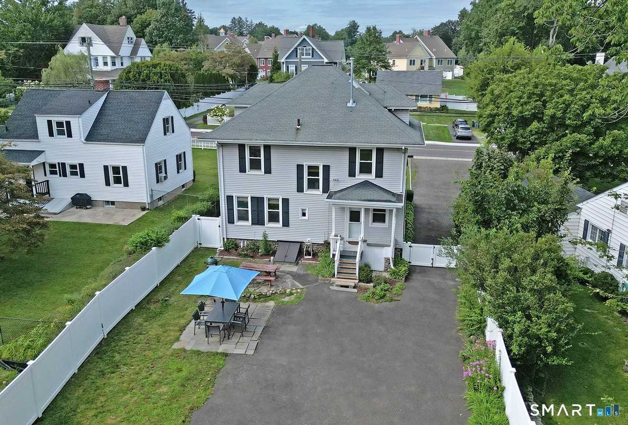 223 West Ave - Photo 5 of 37