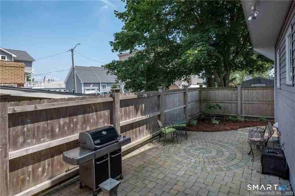 6 Leeway Dr - Photo 5 of 22
