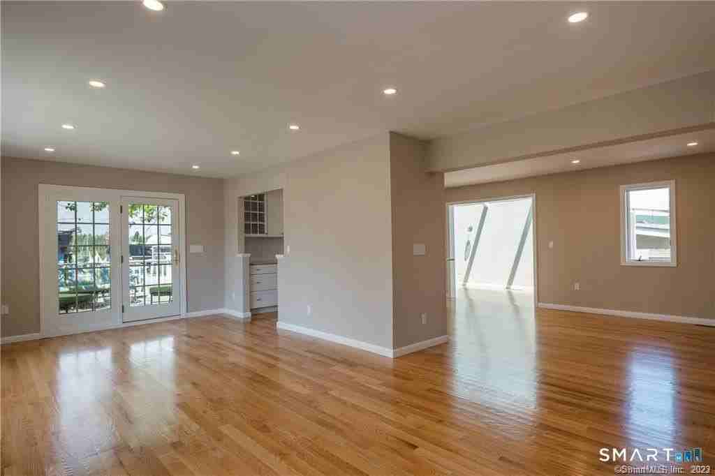 6 Leeway Dr - Photo 7 of 22