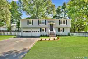 featured image of 22 Carrona Dr