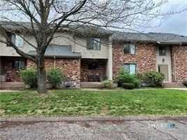 featured image of 3 Amato Dr #H