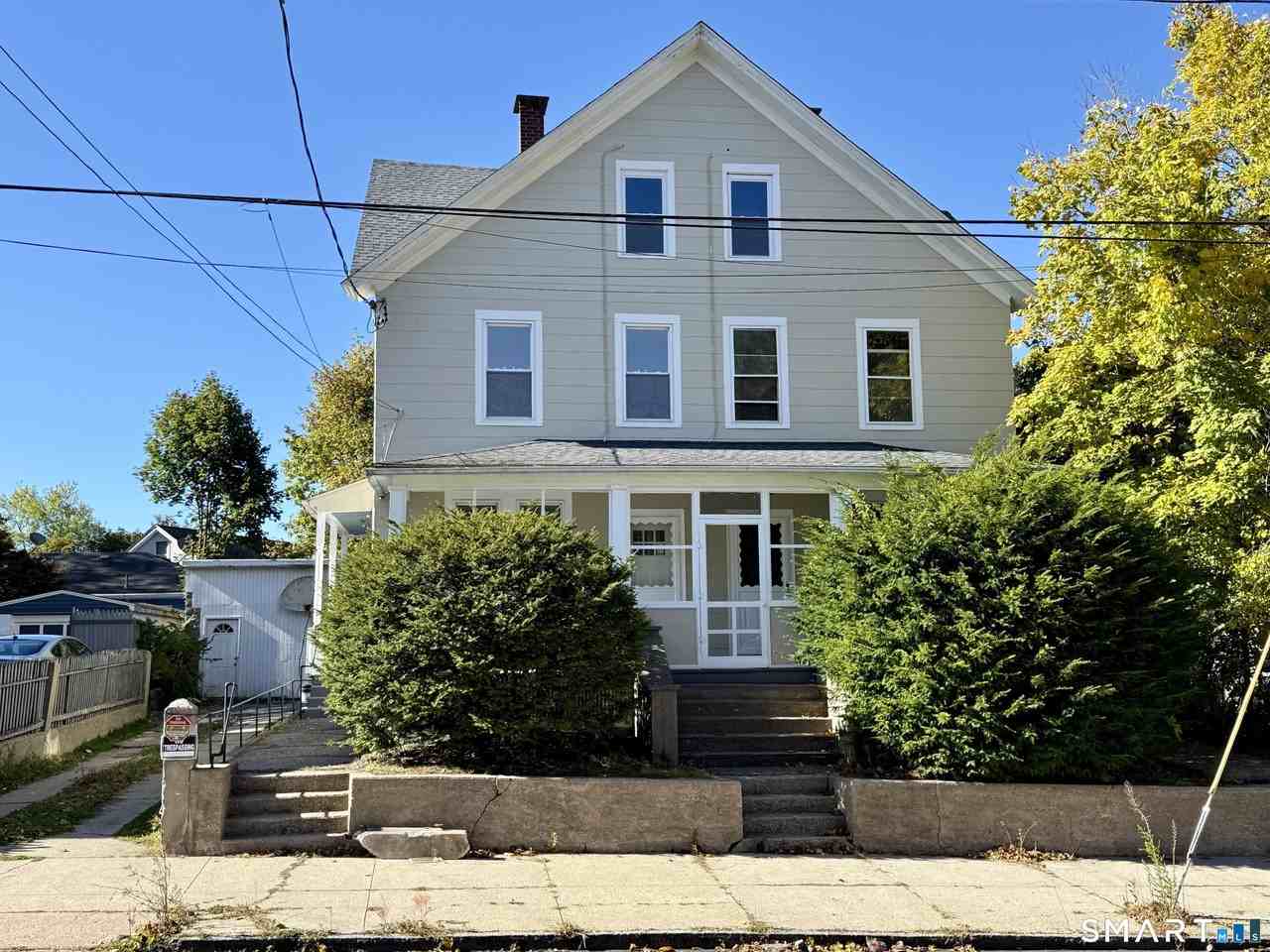 22 Hawthorne Ave