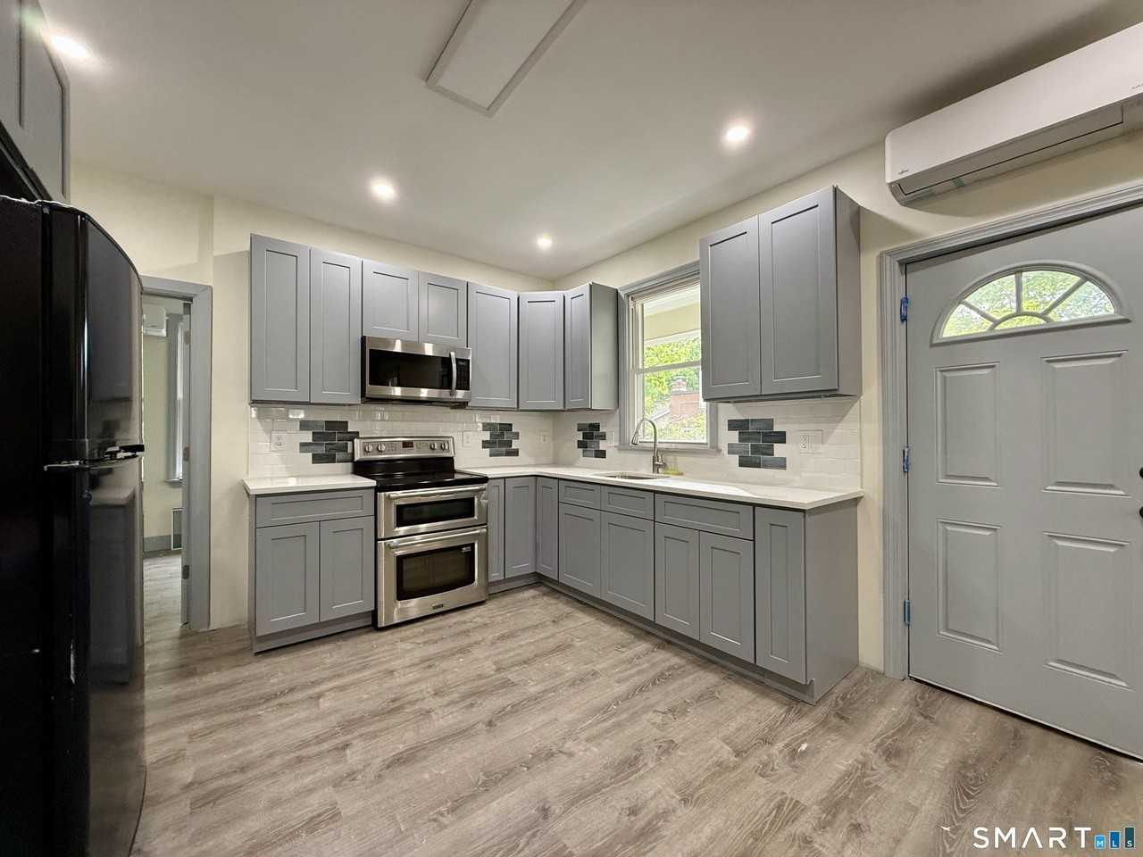 22 Hawthorne Ave - Photo 2 of 22