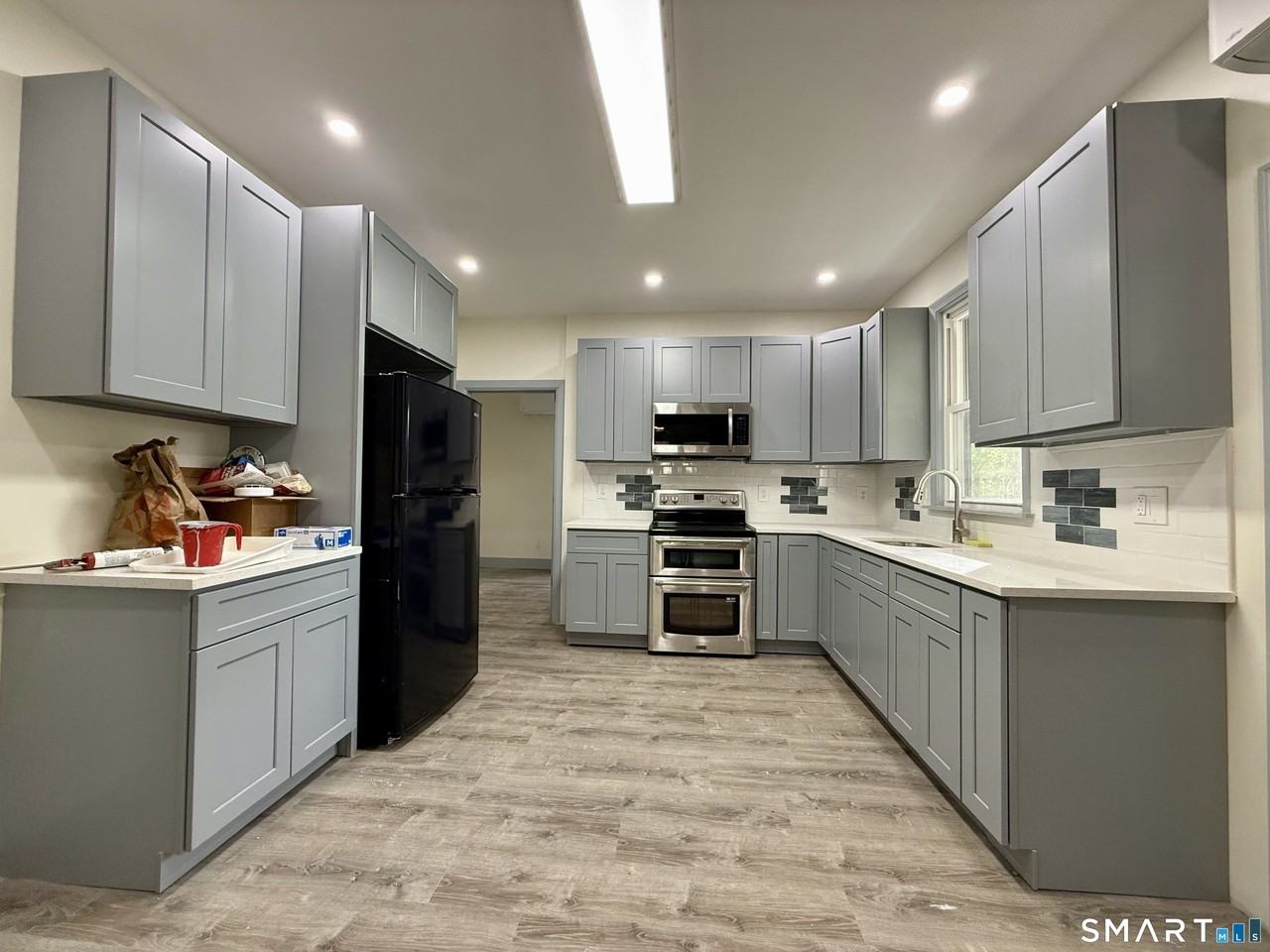 22 Hawthorne Ave - Photo 4 of 22