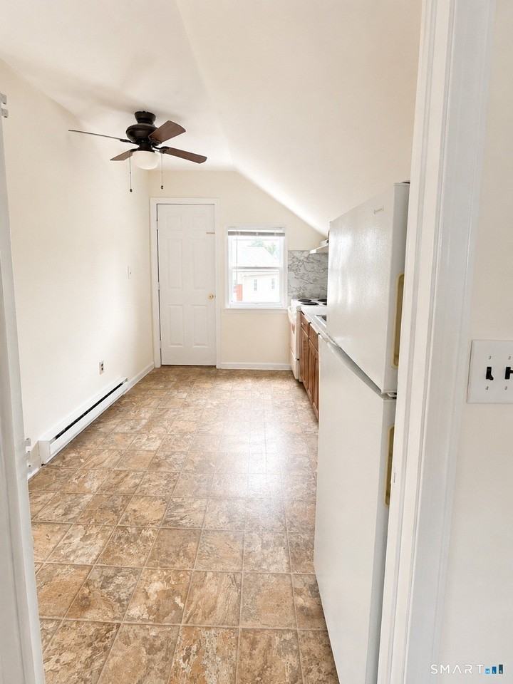 266 East Ave #3 - Photo 5 of 8