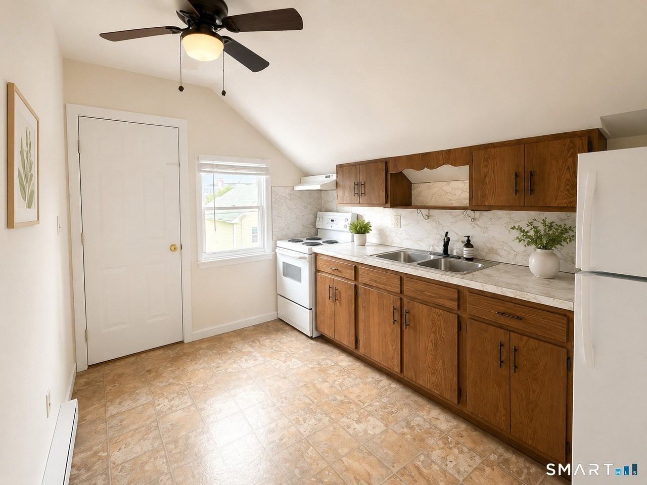 266 East Ave #3 - Photo 6 of 8