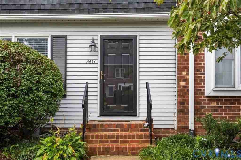 2613 Chancer Dr - Photo 3 of 43