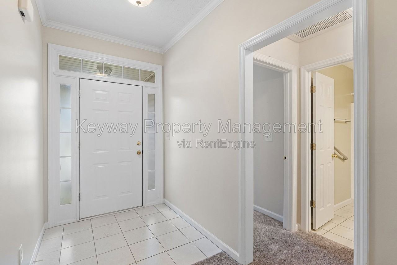 296 Southbank Dr - Photo 5 of 21