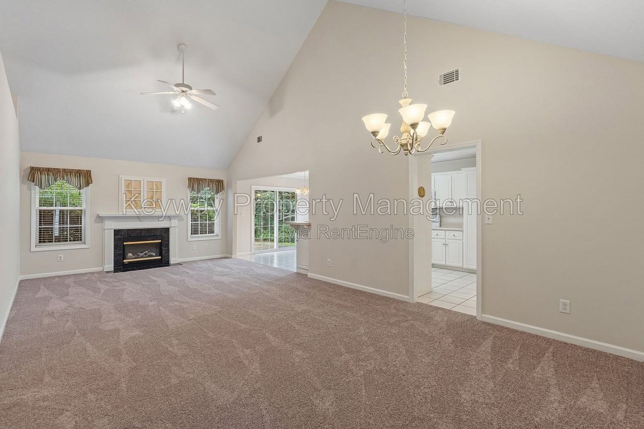 296 Southbank Dr - Photo 6 of 21