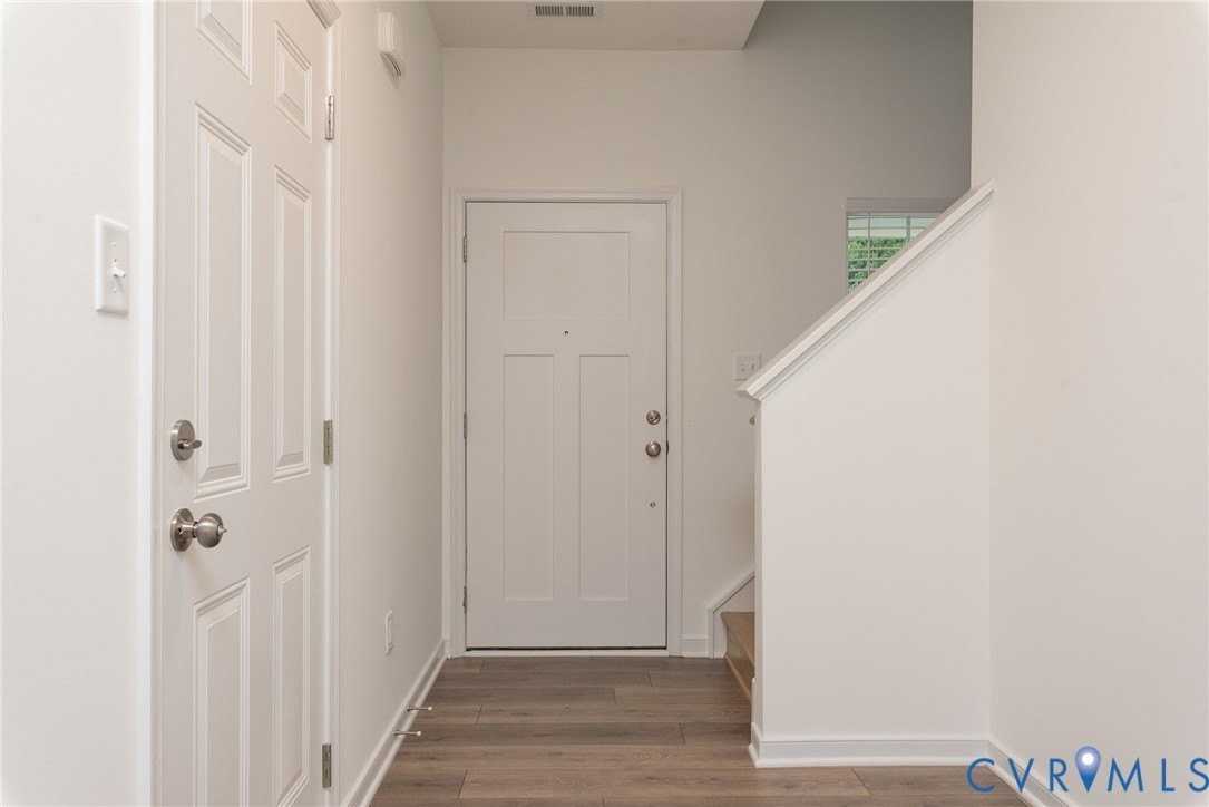 6501 Bolles Landing Ct - Photo 4 of 26