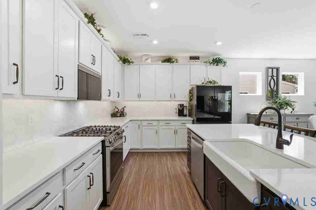 7712 Hawthorne Ave - Photo 6 of 22
