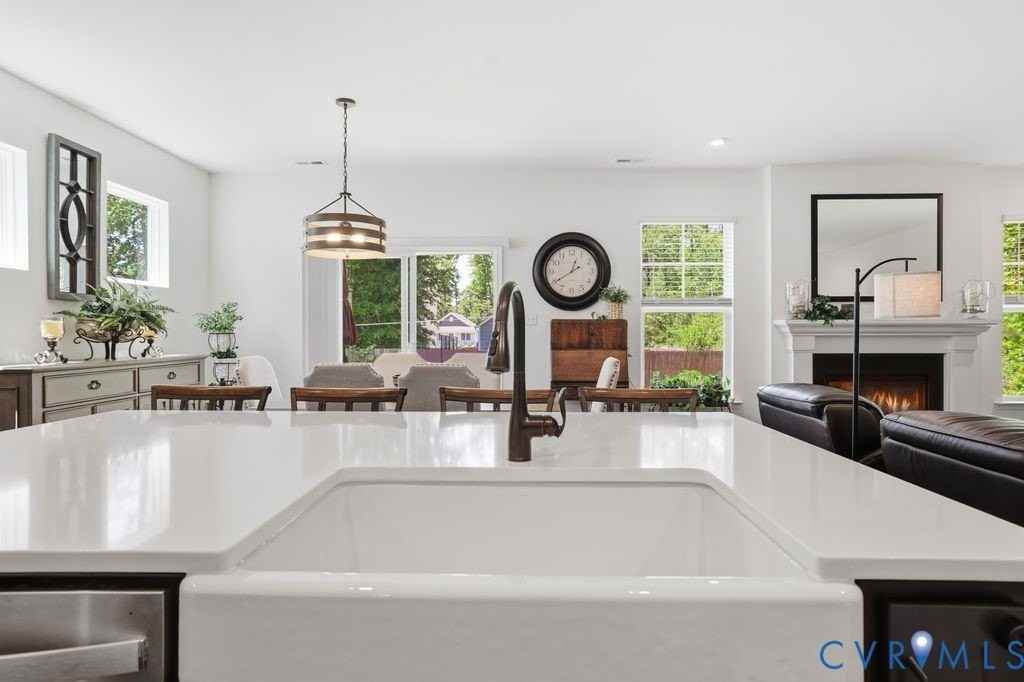 7712 Hawthorne Ave - Photo 7 of 22