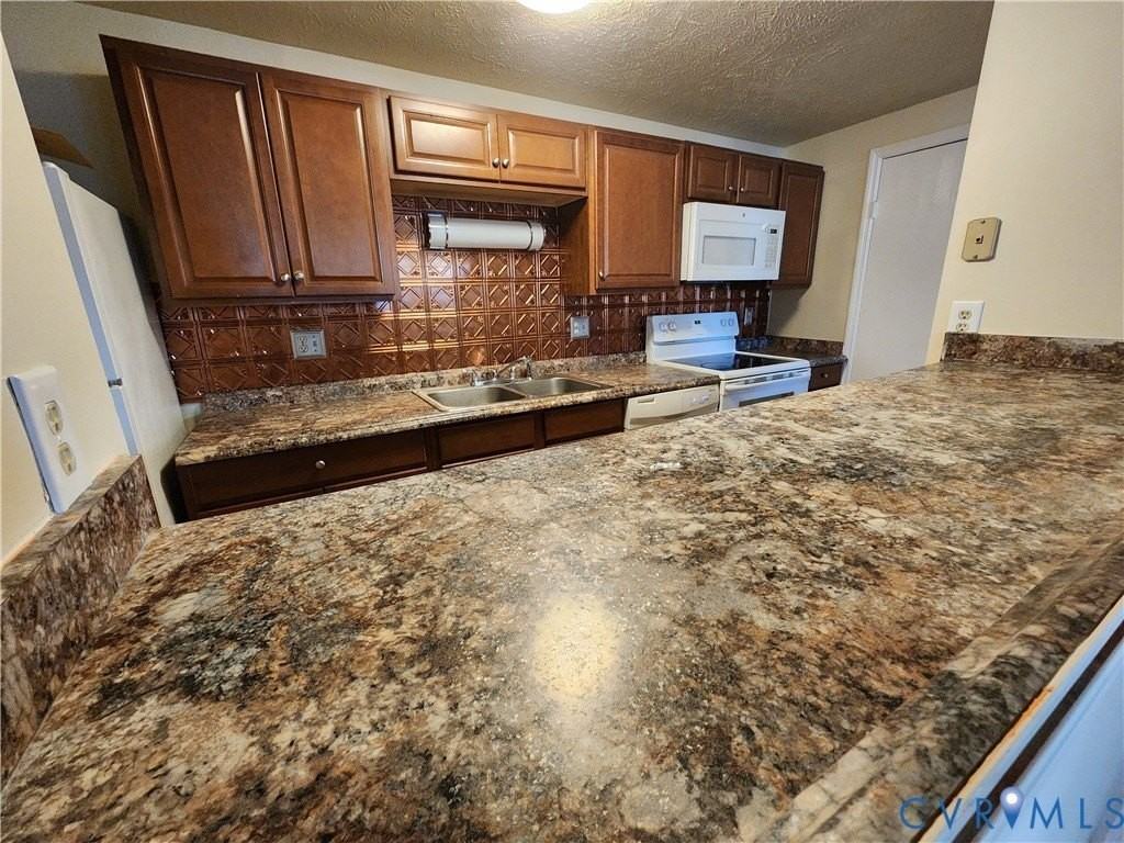 9396 Wind Haven Ct #201 - Photo 7 of 12