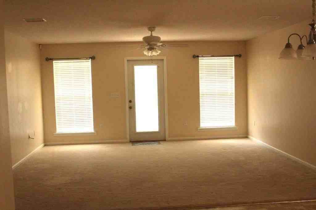 120 Thistlewood Dr - Photo 2 of 10