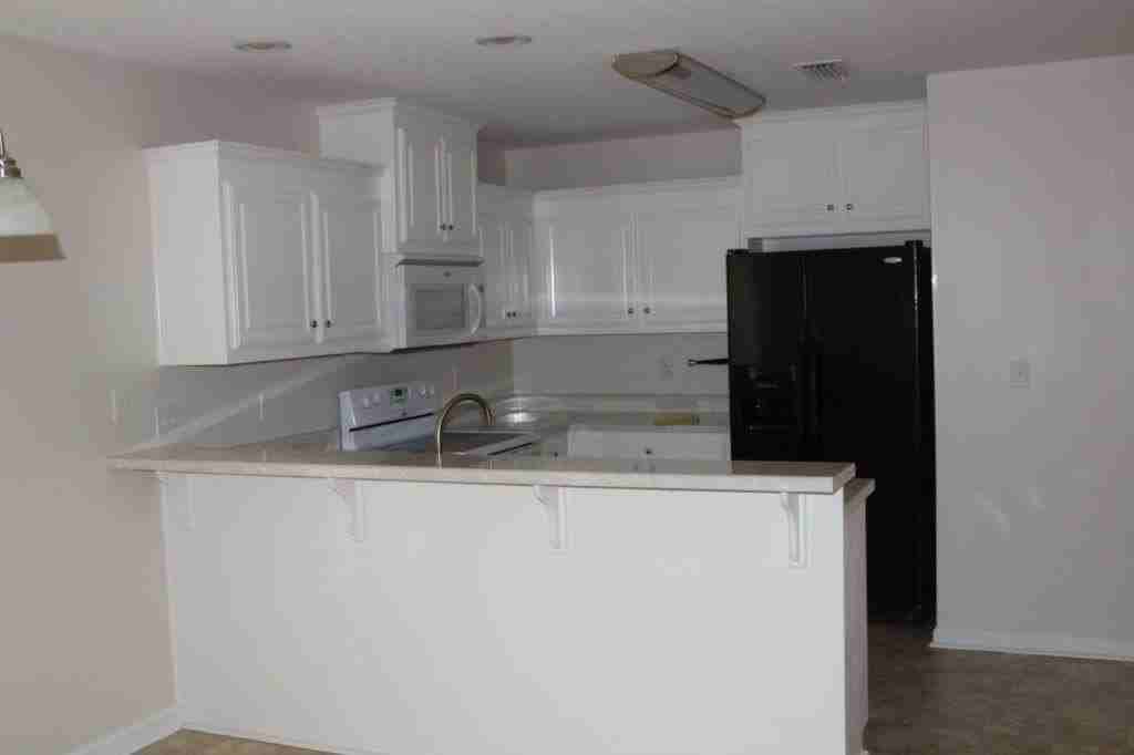 120 Thistlewood Dr - Photo 3 of 10