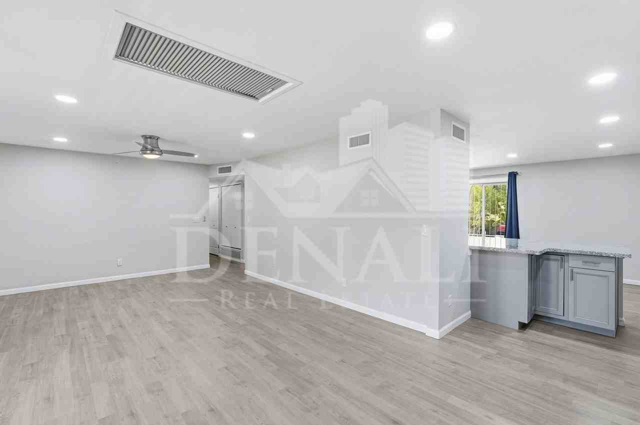 2891 W Saint Tropaz Ave - Photo 5 of 40