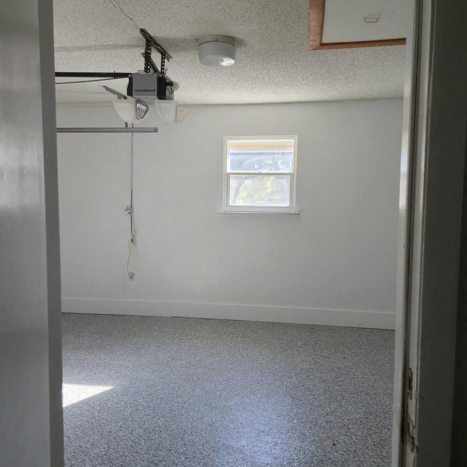 75 7th St - Photo 6 of 33