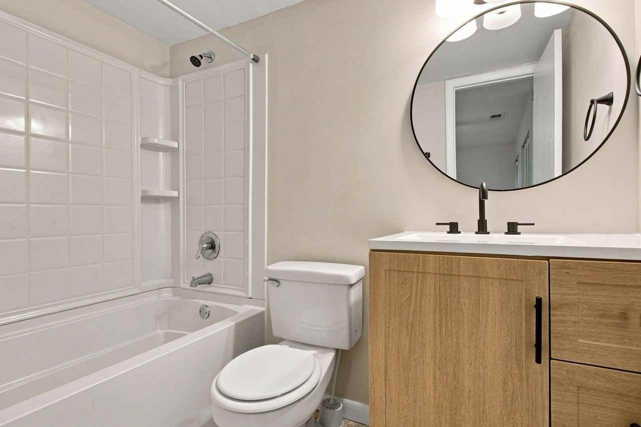 201 College Blvd E #17 - Photo 2 of 18