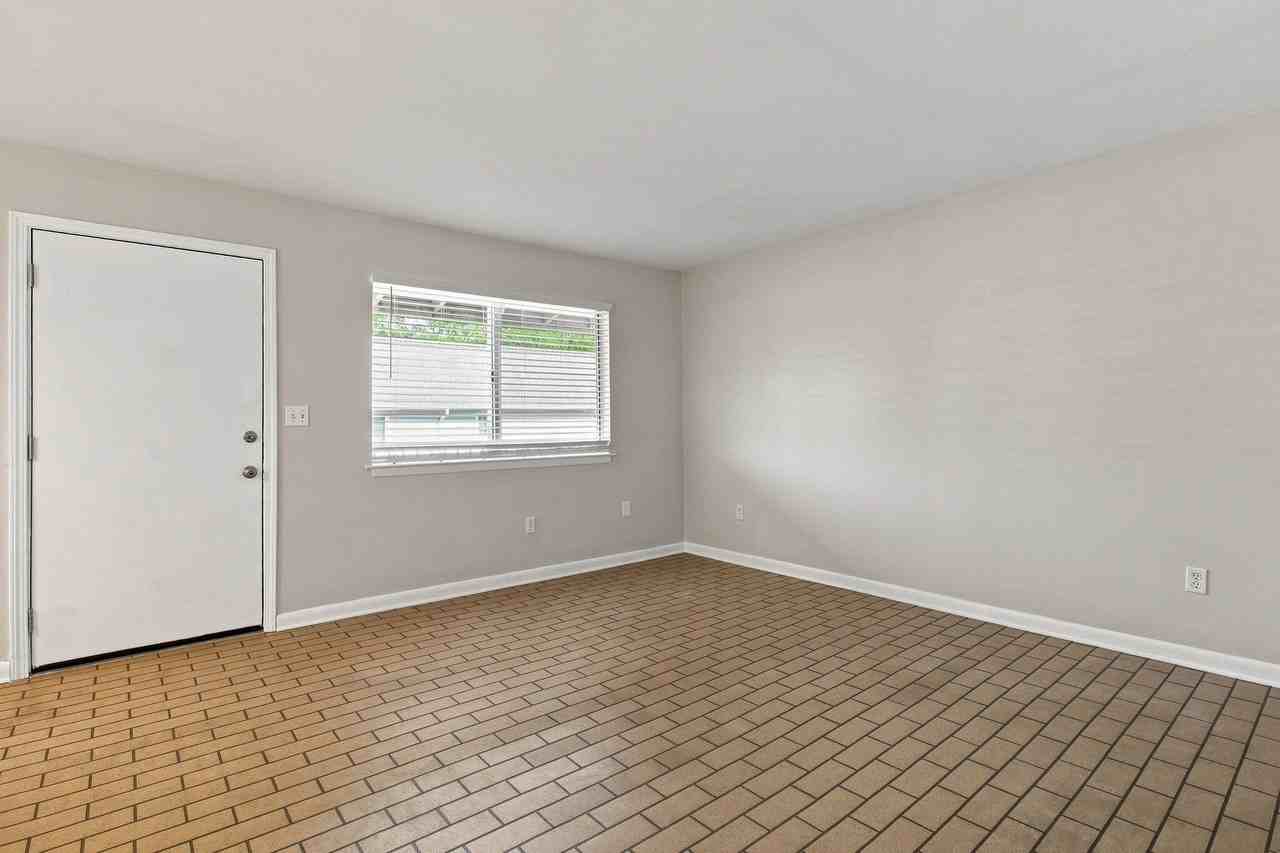 201 College Blvd E #17 - Photo 4 of 18