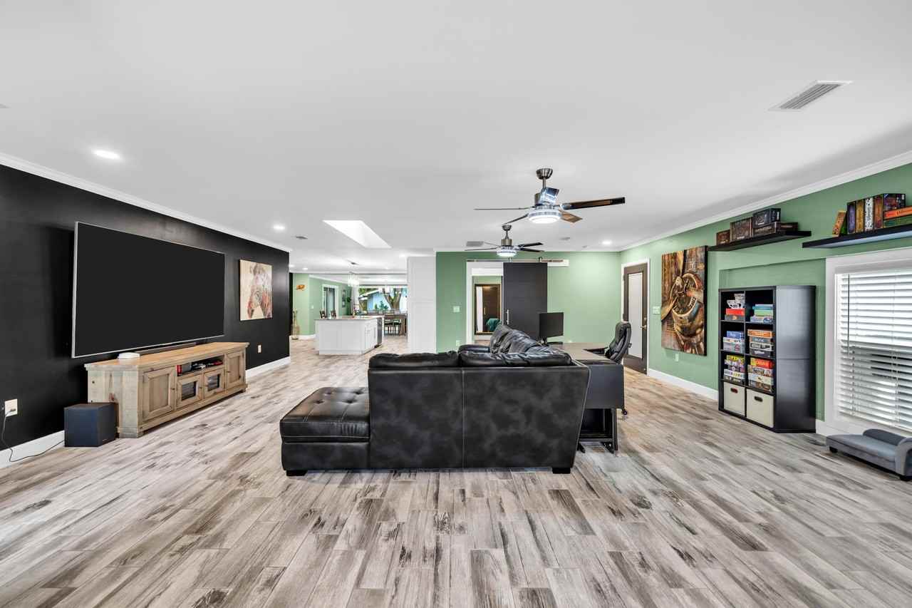 6 Bay Ct Ne - Photo 2 of 36