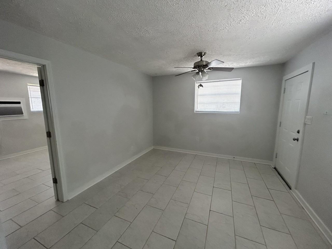 1114 Cedar Ave S #B - Photo 2 of 7