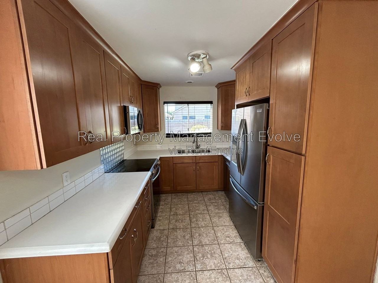 405 E Rimrock Dr - Photo 3 of 21
