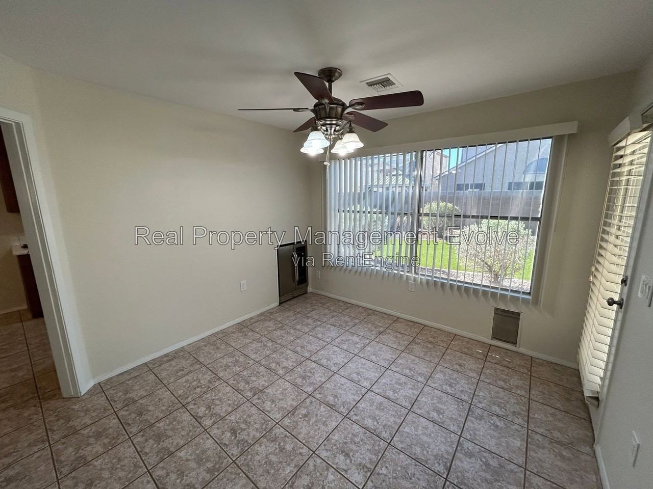 405 E Rimrock Dr - Photo 7 of 21
