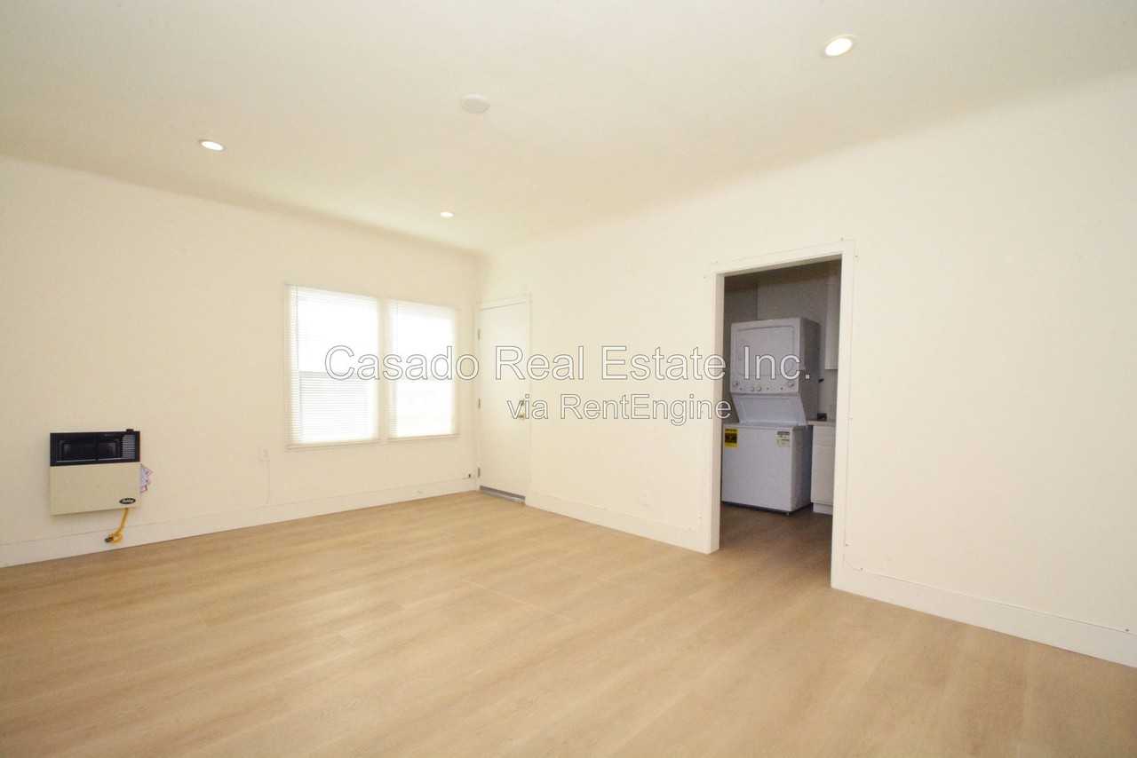 911 Pacific Ave #6 - Photo 2 of 9