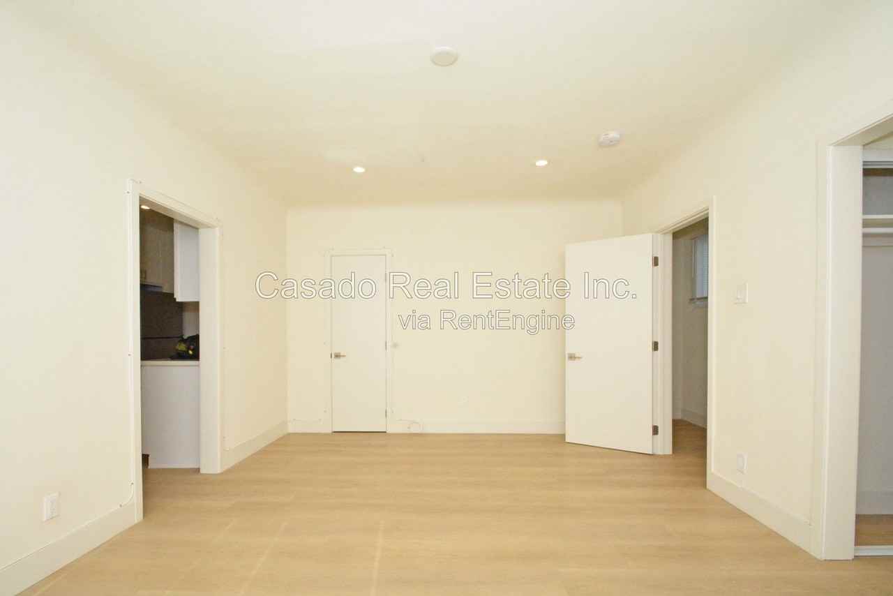911 Pacific Ave #6 - Photo 3 of 9