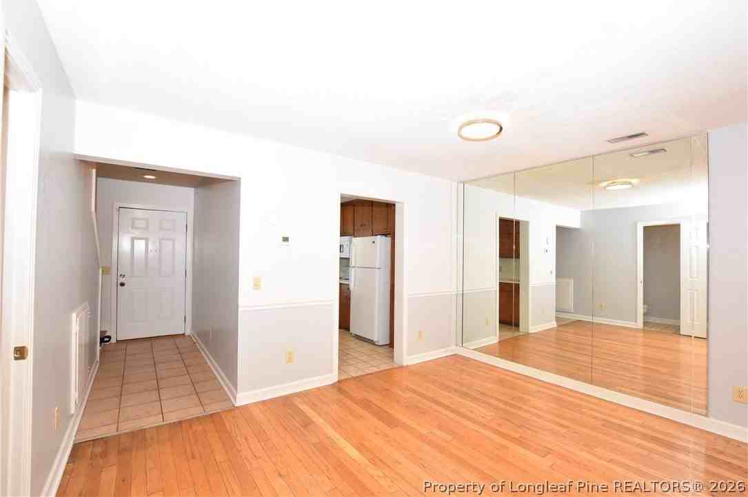400 N Steele St #B - Photo 3 of 13