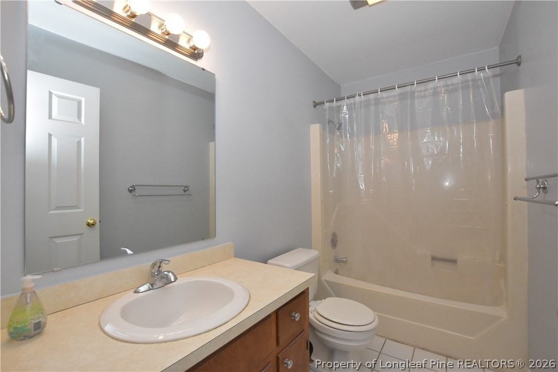 400 N Steele St #B - Photo 7 of 13