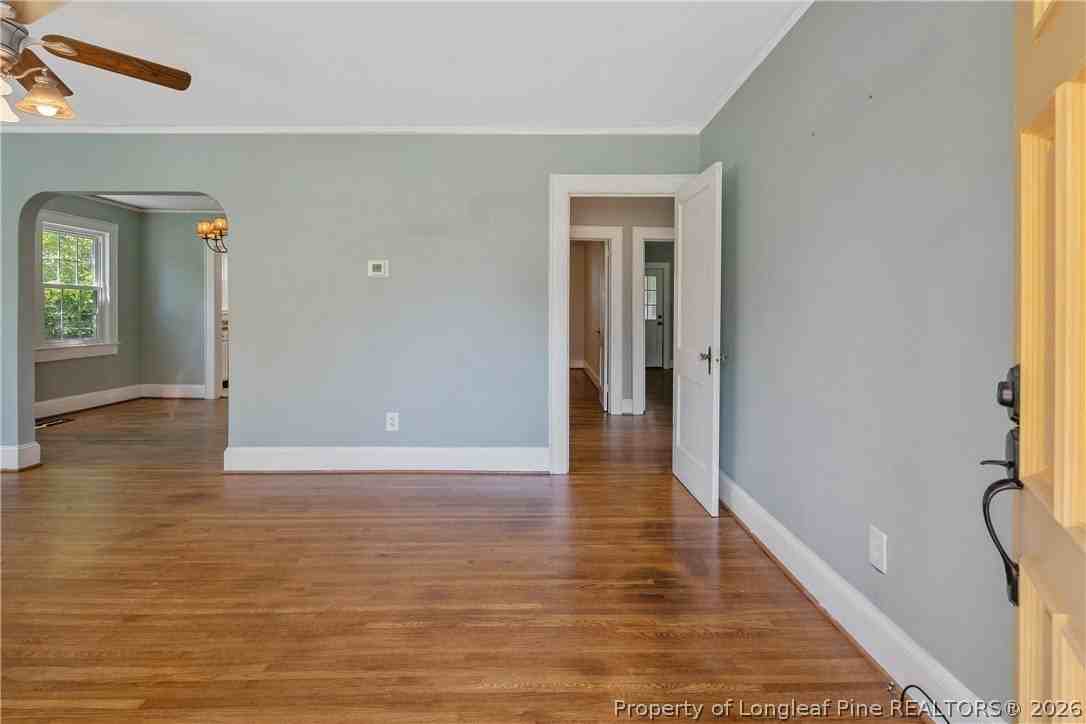 209 N Churchill Dr - Photo 2 of 32