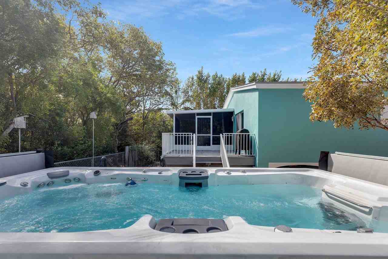 150 Sunshine Blvd - Photo 5 of 22