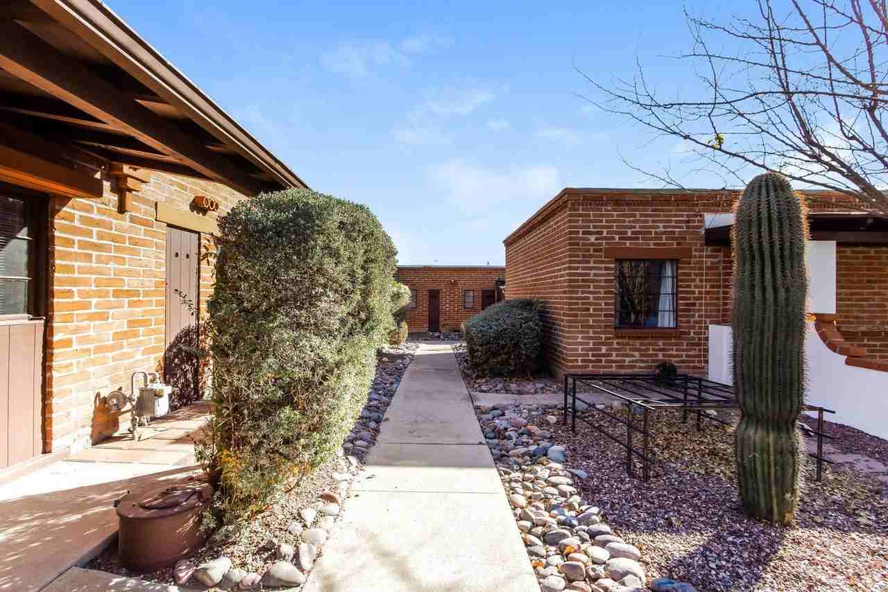 329 S Paseo Pena #A - Photo 4 of 26