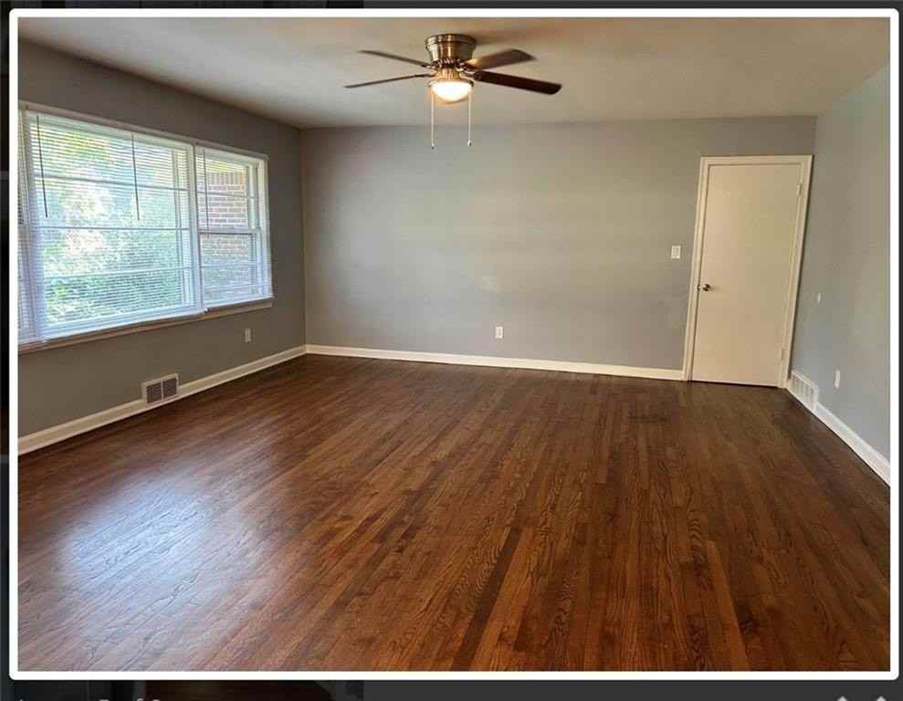 2354 Greenglade Rd Ne - Photo 5 of 6