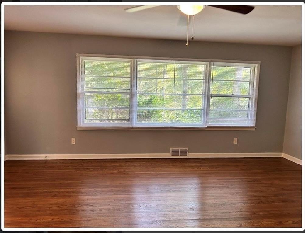 2354 Greenglade Rd Ne - Photo 6 of 6