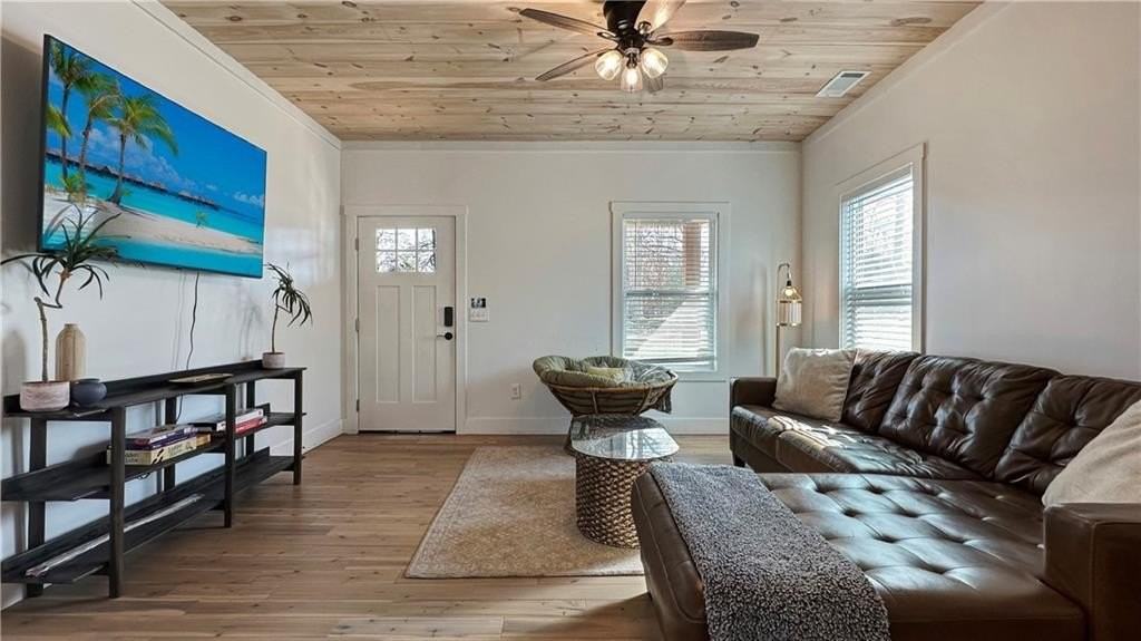 360 Prince Dr - Photo 4 of 20