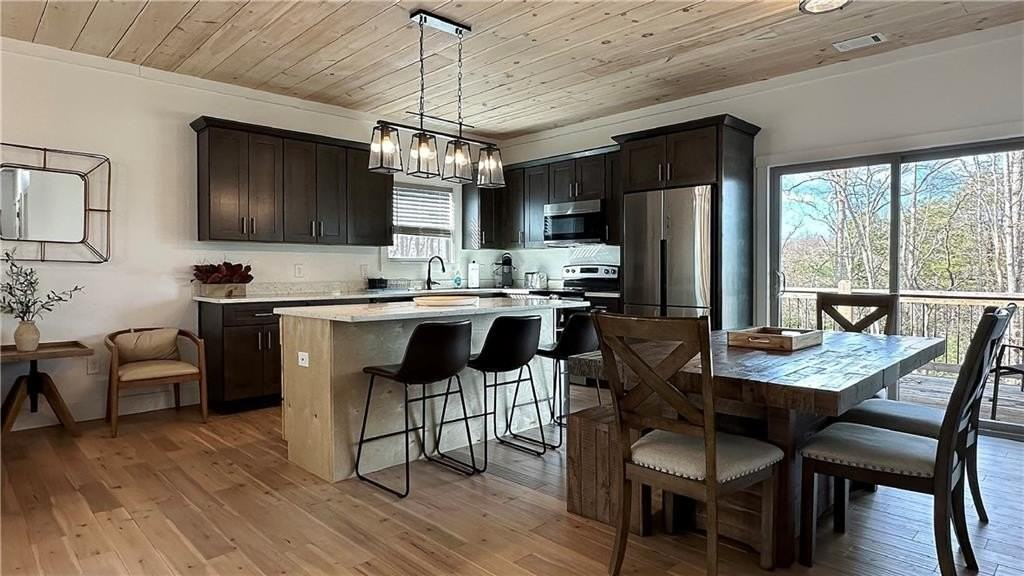 360 Prince Dr - Photo 6 of 20