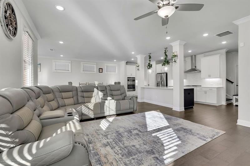 1070 Poppy Pointe - Photo 5 of 32