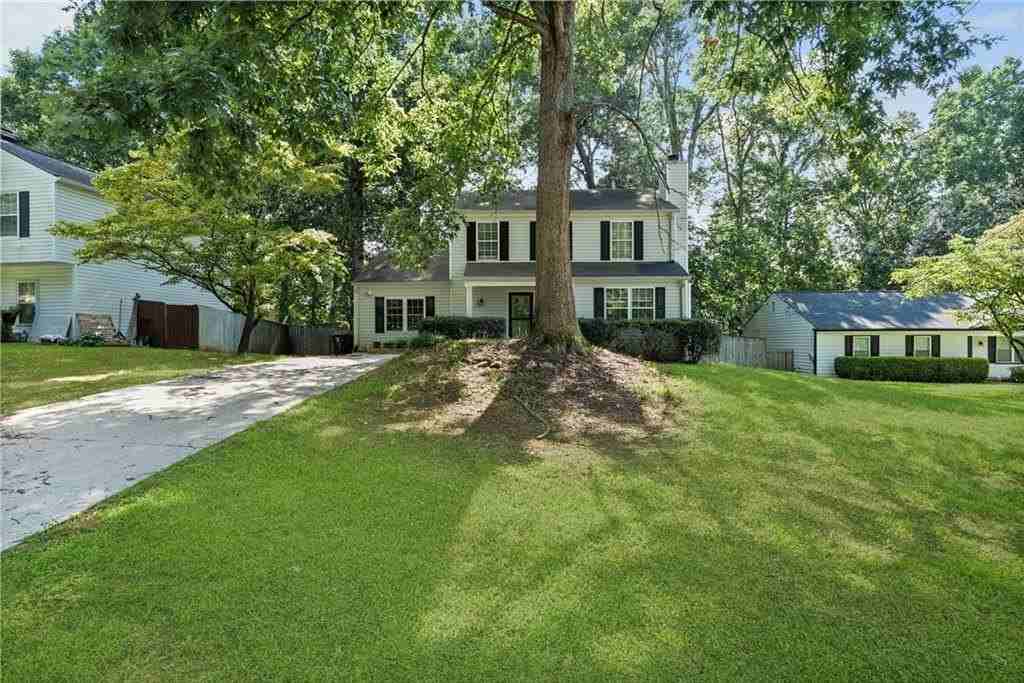10390 Rillridge Ct - Photo 2 of 25