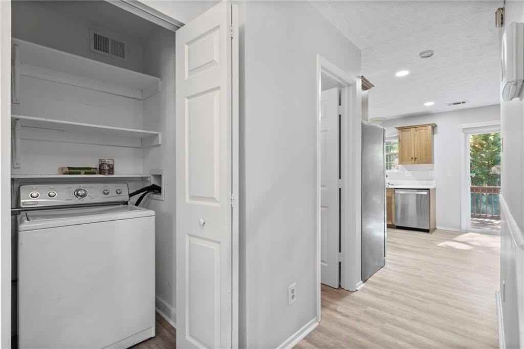 10390 Rillridge Ct - Photo 4 of 25