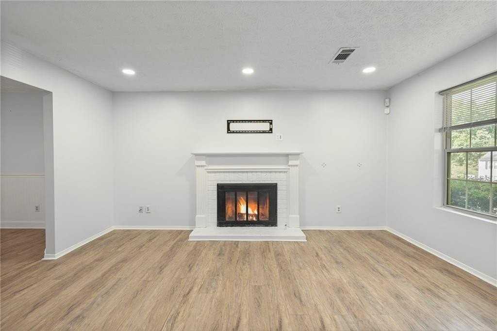 10390 Rillridge Ct - Photo 6 of 25