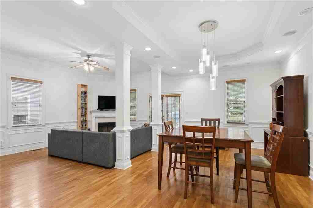 649 Peeples St Sw - Photo 6 of 26