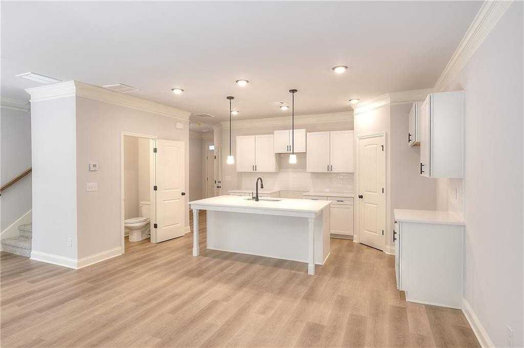 179 Crest Dr #79 - Photo 3 of 28