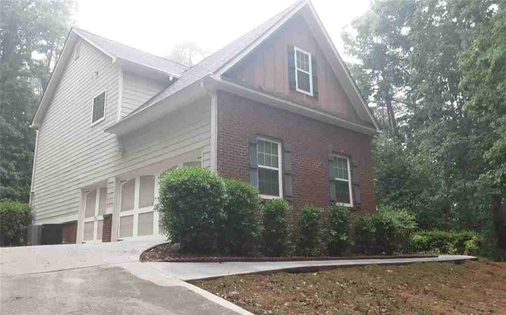 2532 Lois Ct