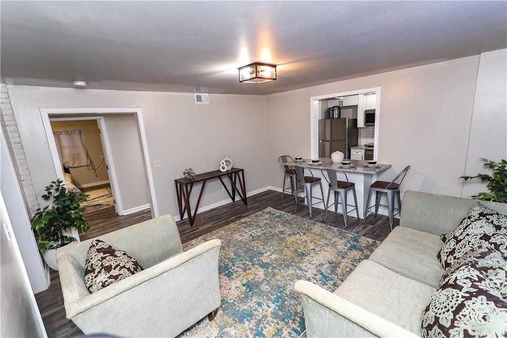 636 Lawton St Sw #B - Photo 2 of 29