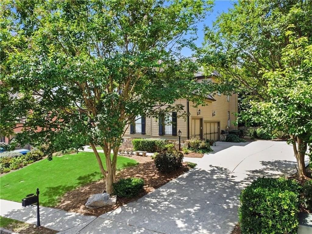 4030 Greenside Ct - Photo 4 of 50