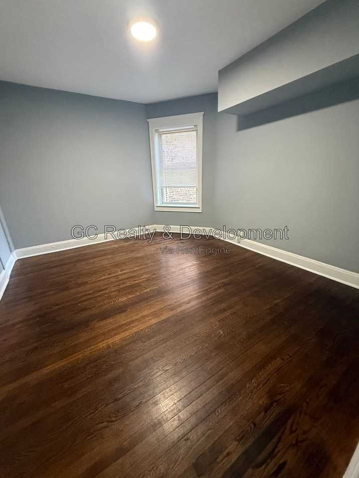 4326 S Michigan Ave #3N - Photo 4 of 11